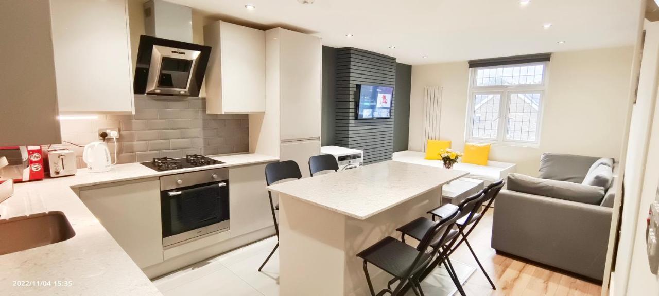 ロンドンFirst Floor Flat 1 Northwoodアパートメント エクステリア 写真